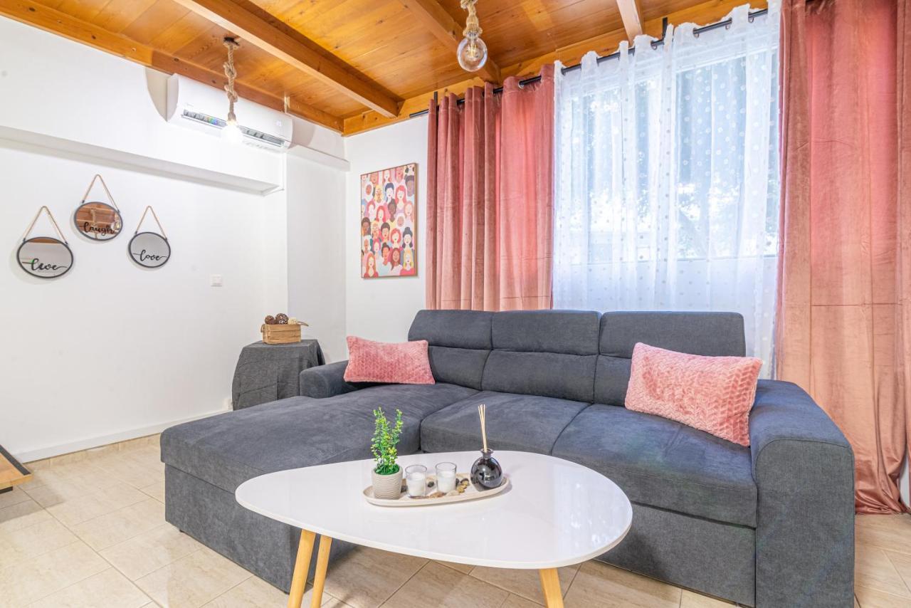 New Loft In The Heart Of City Center Heraklion  ภายนอก รูปภาพ